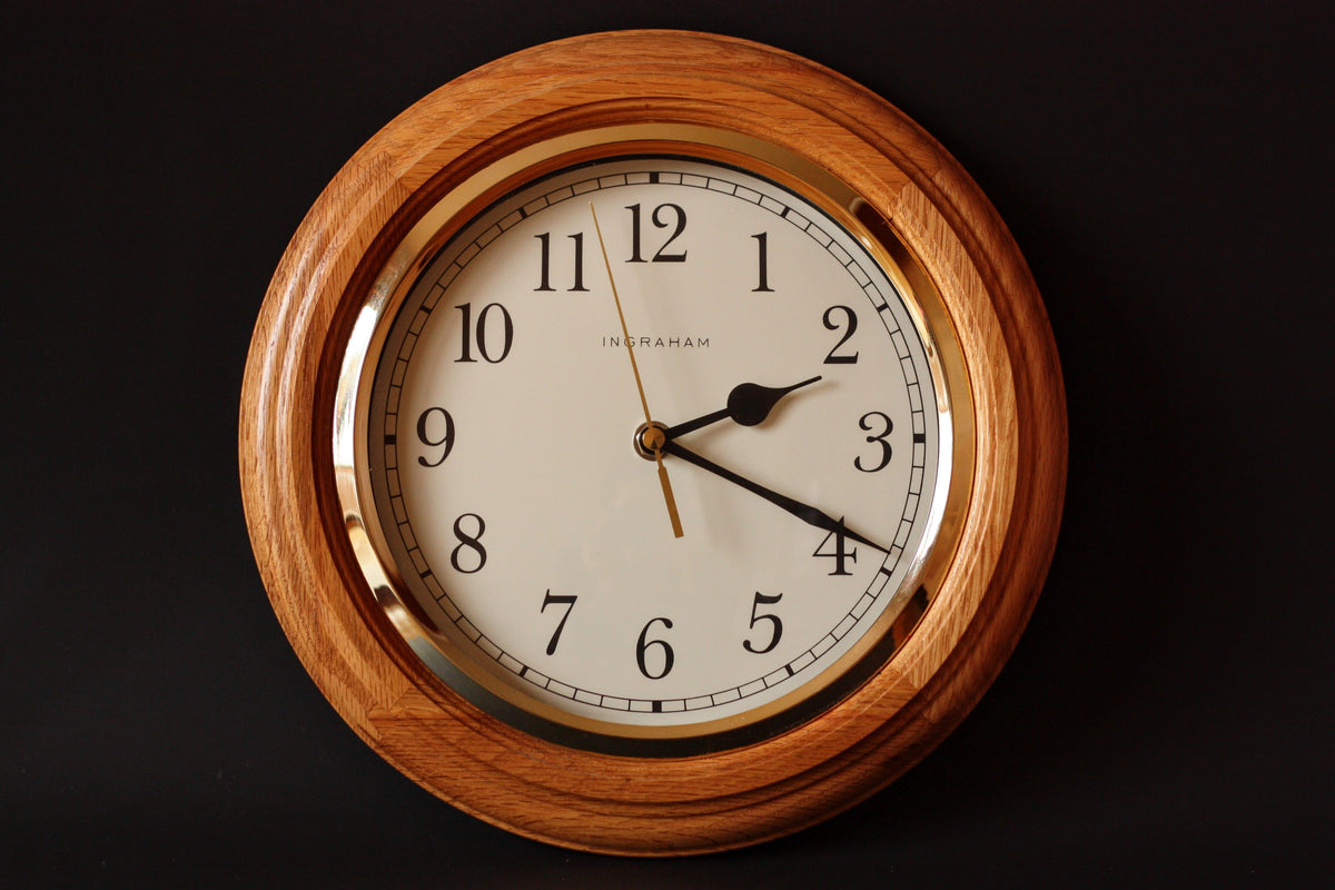 Classic Wooden Wall Clock – Silent Movement